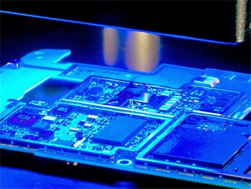 UV胶在电子产品防尘防潮中的重要性